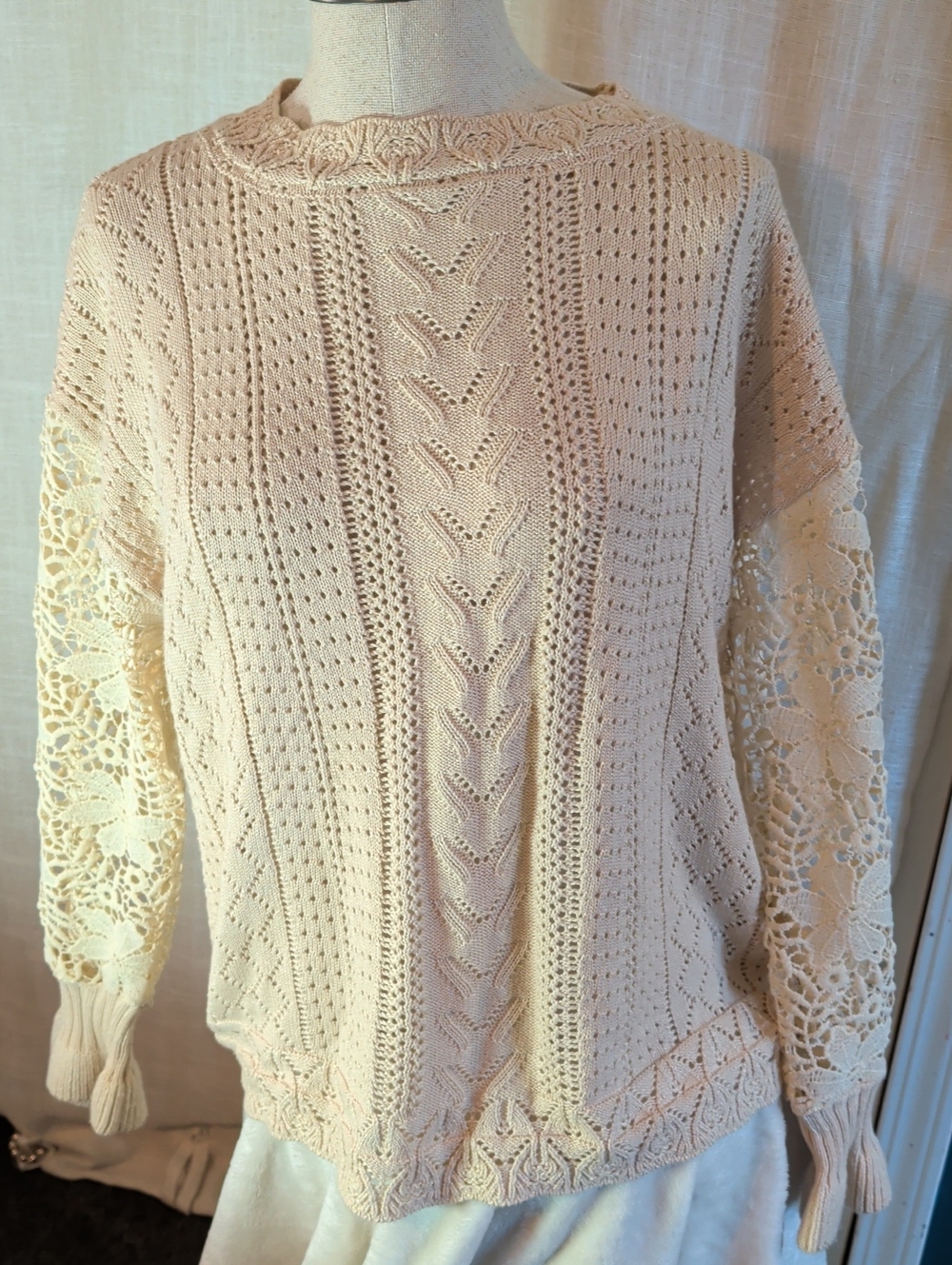 Women's Cream Crochet-Sleeve Knit Pullover Sweater